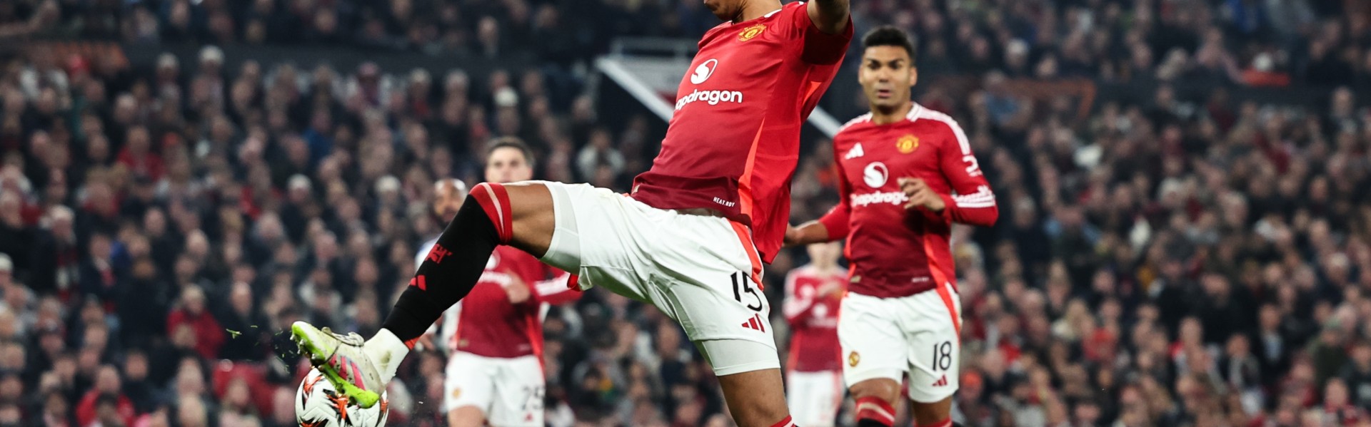 菲尔-琼斯：约罗未来多年都是曼联重要一员，他的特点很适配英超