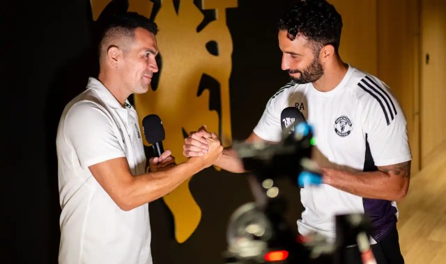 阿莫林：我们不会再干等4个小时开球，球队需要感受到球迷的存在