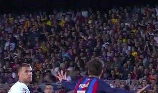 足球直播-皮克踢得差 网民拿他开涮：夏奇拉前夫 现役前球员